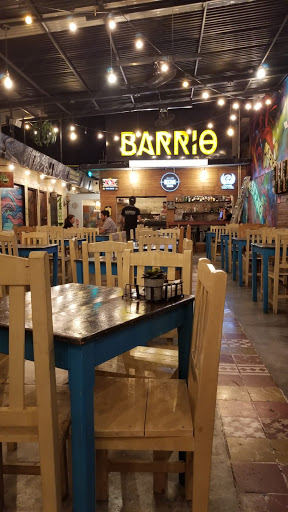Barrio Urban Kitchen [Parque/Marimba]