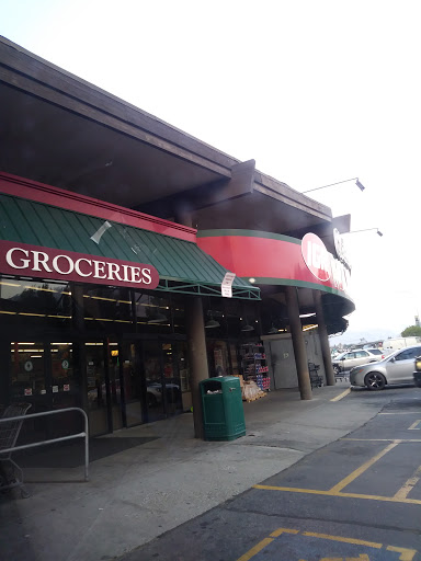 Grocery Store «Red Apple Markets», reviews and photos, 310 W Manson Hwy, Chelan, WA 98816, USA