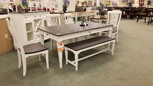 Furniture Store «Raymour & Flanigan Furniture and Mattress Store», reviews and photos, 895 E Gate Blvd, Garden City, NY 11530, USA