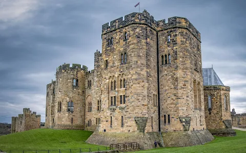 Alnwick Castle image
