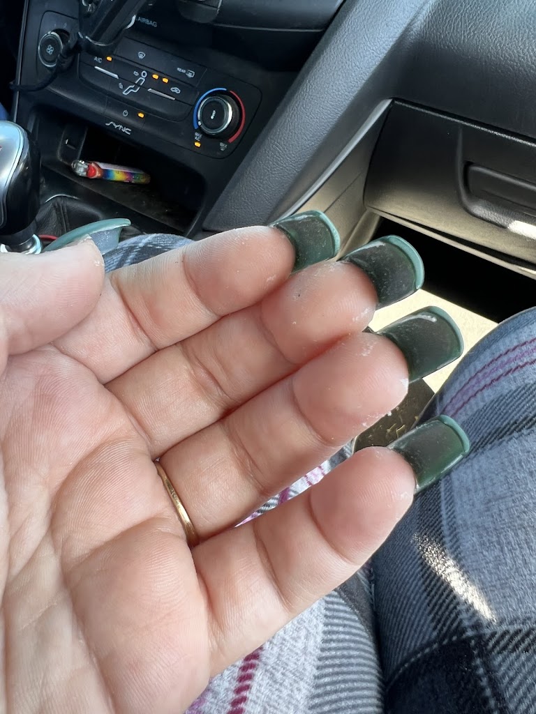 Le Nails Somerset, PA 15501 Services and Reviews