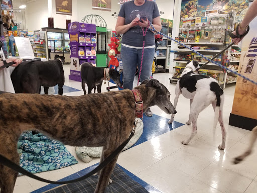Pet Supply Store «Petco Animal Supplies», reviews and photos, 2277 Ford Pkwy, St Paul, MN 55116, USA