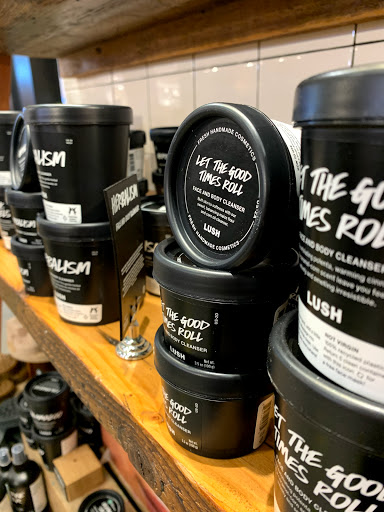 Cosmetics Store «LUSH Fresh Handmade Cosmetics», reviews and photos, 7900 Shelbyville Rd, Louisville, KY 40222, USA