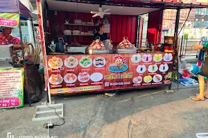 ขนมจีบ3กษัตริย์(ตลาดสมบูรณ์ทรัพย์) image