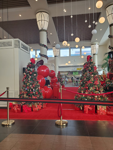 Shopping Mall «Bay Plaza Shopping Center», reviews and photos, 2100 Bartow Ave, Bronx, NY 10475, USA