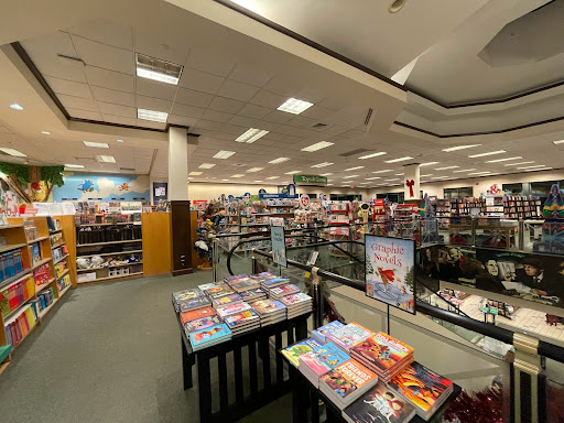 Book Store «Barnes & Noble», reviews and photos, 5377 Tamiami Trail N, Naples, FL 34108, USA