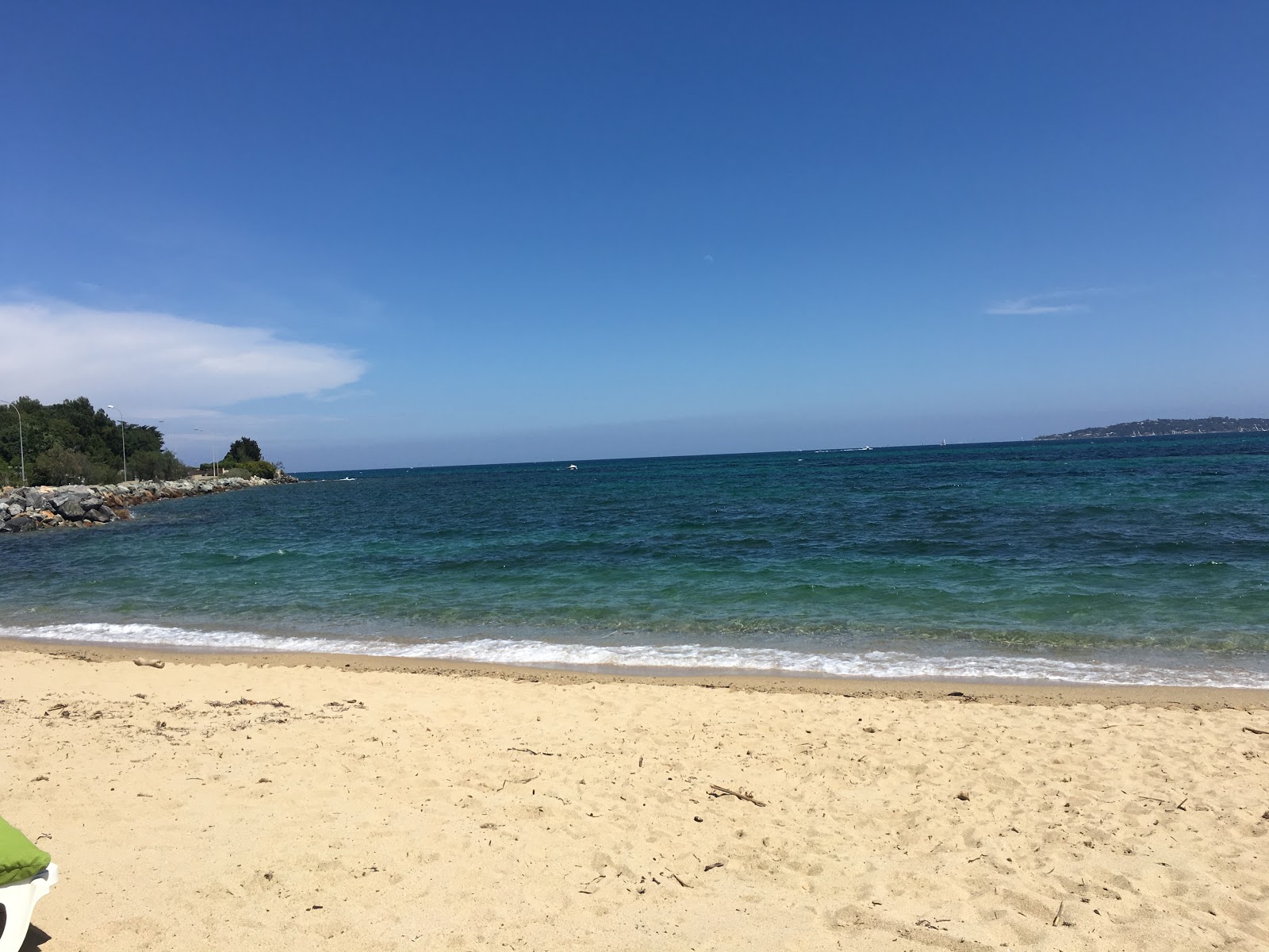 Foto van Guerrevielle beach met turquoise puur water oppervlakte
