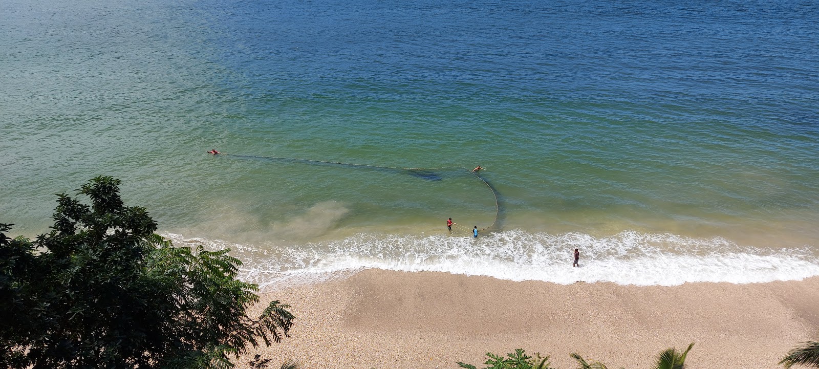 Foto de Damien Bay beach com baía espaçosa