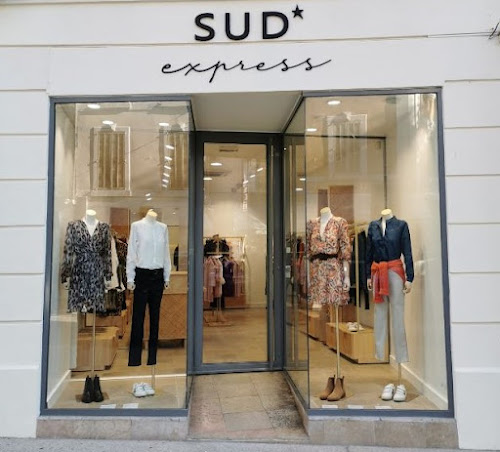 Magasin de vêtements pour femmes sud express Salon-de-Provence