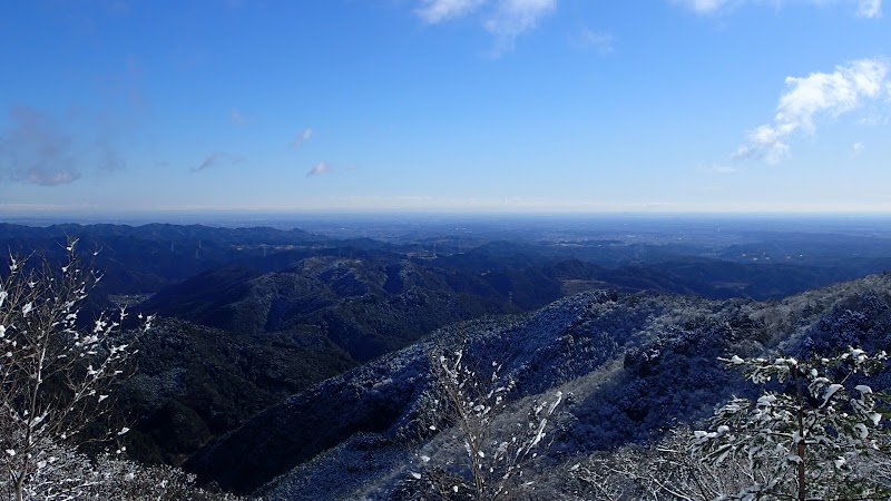 岩茸石山