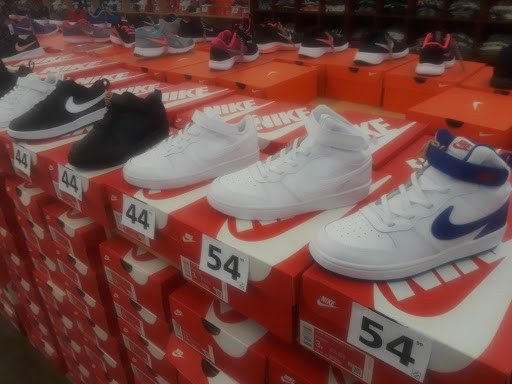 Shoe Store «Shoe City», reviews and photos, 4450 Firestone Blvd, South Gate, CA 90280, USA