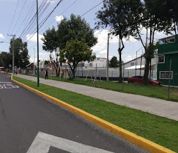 taller de hojaalateria y pintura photo