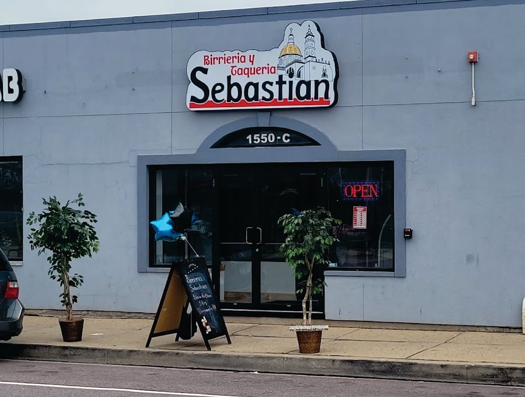 Birrieria y Taqueria Sebastian 60165