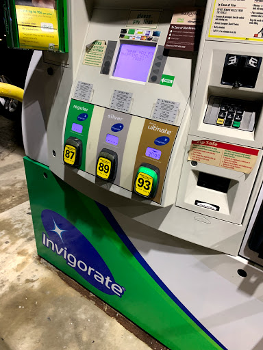 Gas Station «BP», reviews and photos, 1881 Deerfield Rd, Highland Park, IL 60035, USA