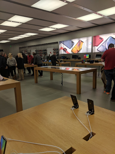 Computer Store «Apple Polaris Fashion Place», reviews and photos, 1500 Polaris Pkwy, Columbus, OH 43240, USA
