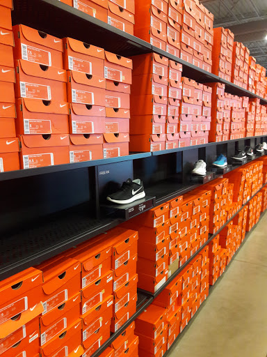 Clothing Store «Nike Factory Store», reviews and photos, 2950 I-20 Frontage Rd #755, Grand Prairie, TX 75052, USA