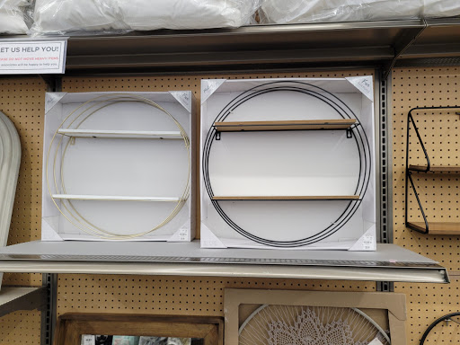 Home Goods Store «Tuesday Morning», reviews and photos, 2325 S Stemmons Fwy #103, Lewisville, TX 75067, USA