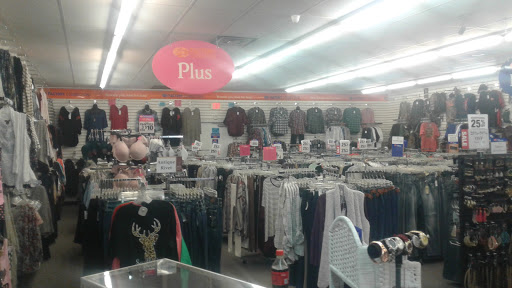 Clothing Store «Factory Connection», reviews and photos, 507 Ellington Dr, Lafayette, TN 37083, USA