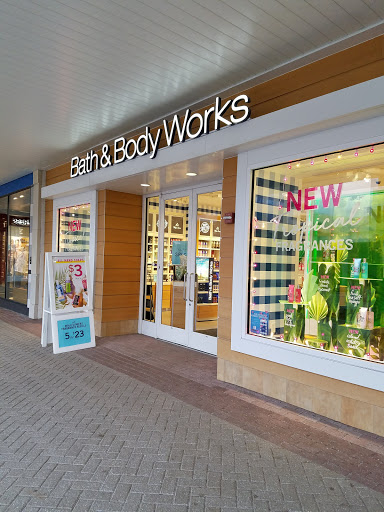 Shopping Mall «Westfield Old Orchard», reviews and photos, 4905 Old Orchard Shopping Center, Skokie, IL 60077, USA