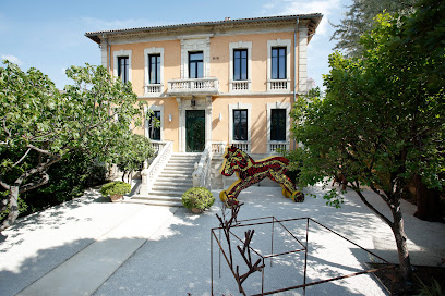 Fondation Villa Datris pour la sculpture contemporaine
