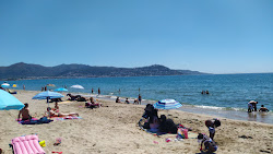 Fotografie cu Platja de La Rubina cu nivelul de curățenie înalt