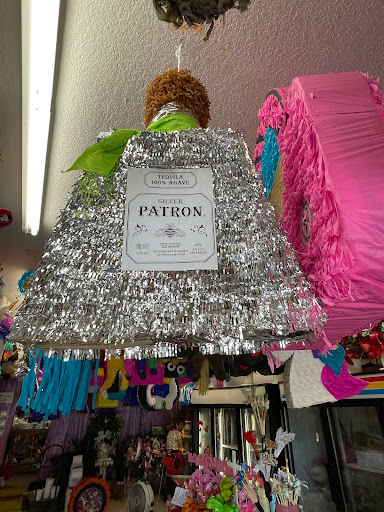 Florist «Davany Flowers & Pinatas», reviews and photos, 522 Cupples Rd, San Antonio, TX 78237, USA