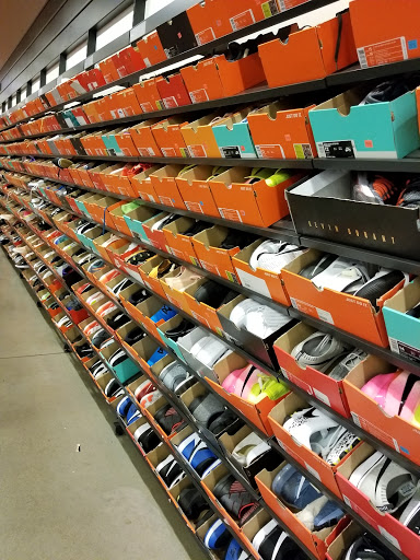 Sporting Goods Store «Nike Factory Store», reviews and photos, 810 Bergen Town Center #37, Paramus, NJ 07652, USA