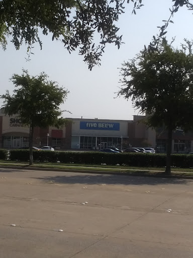 Variety Store «Five Below», reviews and photos, 864 N E Mall Blvd, Hurst, TX 76053, USA