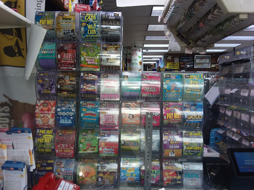 Liquor Store «Oakbrook Food & Liquor», reviews and photos, 17 W604 14th St, Oakbrook Terrace, IL 60181, USA