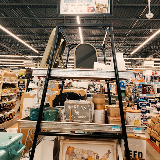 Home Improvement Store «Tractor Supply Co.», reviews and photos, 8135 Brookville Rd, Indianapolis, IN 46239, USA