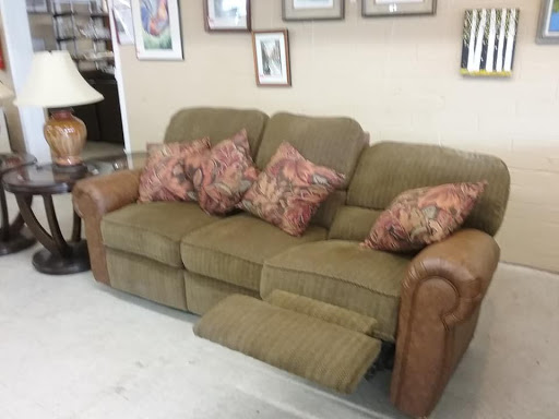 Furniture Store «Help U Sell Furniture & Consignment», reviews and photos, 4444 Stockton Hill Rd, Kingman, AZ 86409, USA