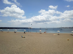 Foto von Praia da Vitoria von Klippen umgeben