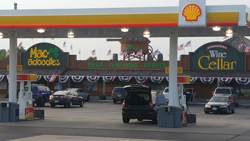 Liquor Store «Macadoodles- South Springfield», reviews and photos, 1455 E Independence St, Springfield, MO 65804, USA