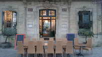 Atmosphère du Restaurant français La Villa Héloïse à Sommières - n°4