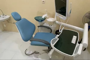 AHA Dental Care (Praktik Dokter Gigi) image