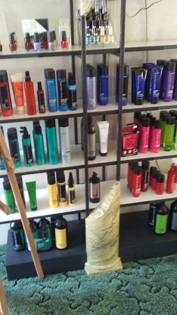 Ellen's Hair Affair 27910