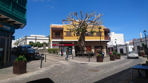 Restaurante La Relojería Quesos y Vinos en Moya