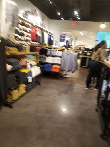 Clothing Store «Aéropostale», reviews and photos, 200 Baychester Ave, Bronx, NY 10475, USA