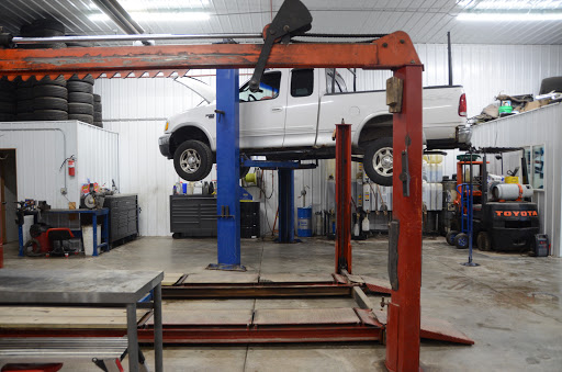 Auto Repair Shop «Maxwell Auto, LLC», reviews and photos, 3527 Dolphin Dr SE a, Iowa City, IA 52240, USA