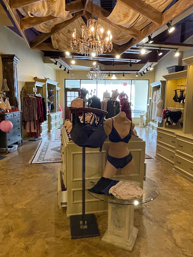 Lingerie Store «clair de lune Lingerie Boutique Magnifique», reviews and photos, 5053 W 119th St, Overland Park, KS 66209, USA