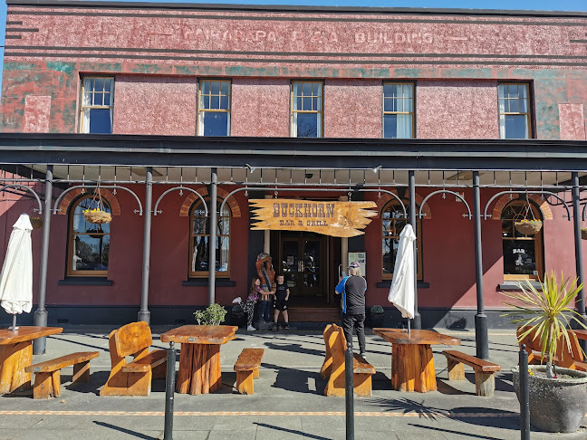 Buckhorn Bar & Grill - Carterton