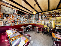 Atmosphère du Restaurant français Au virage Lepic à Paris - n°12