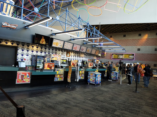 Movie Theater «Regal Cinemas Evergreen Parkway 13 & RPX», reviews and photos, 2625 NW 188th Ave, Hillsboro, OR 97124, USA