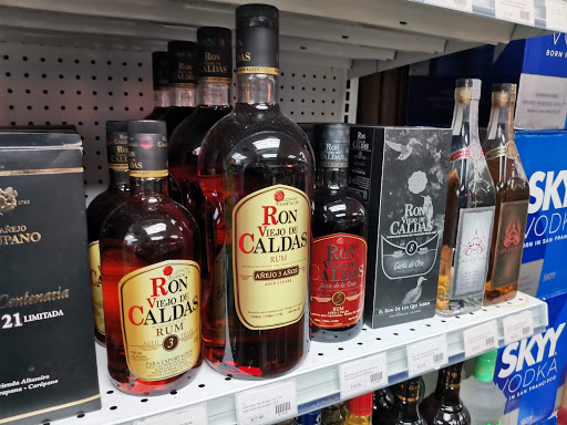 Liquor Store «Bayside Liquor Store», reviews and photos, 184 NE 3rd Ave, Miami, FL 33132, USA