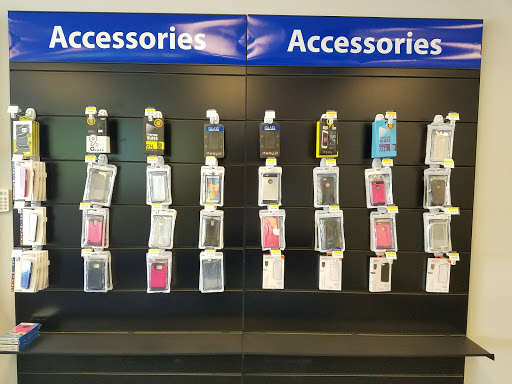 Cell Phone Store «Tracfone Wireless Exclusive Store (Cellphone Repair- iPhone Repair- Screen Repair)», reviews and photos, 10812 SE Oak St b, Portland, OR 97222, USA