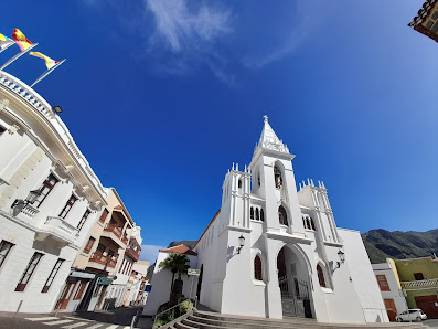 Iglesia de Nuestra Señora de la Luz Calle Monseñor Agustín Yanes Valer, S/N, 38470 Los Silos, Santa Cruz de Tenerife, España
