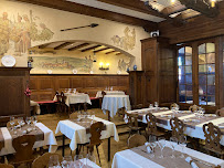 Atmosphère du Restaurant de spécialités alsaciennes Zum Loejelgucker à Traenheim - n°2