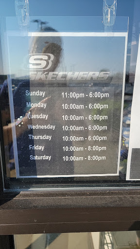 Shoe Store «SKECHERS Factory Outlet», reviews and photos, 3915 Everhard Rd NW, Canton, OH 44720, USA