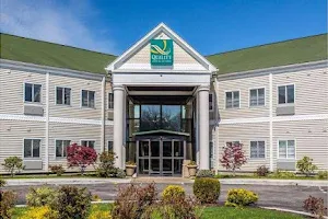 Quality Inn & Suites Middletown - Newport image