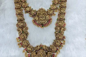 Sri Bridal Collections-Unique jewellery for hire/trichy image